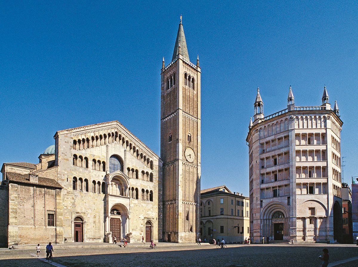 tour parma Square of Cathedral and Baptistery