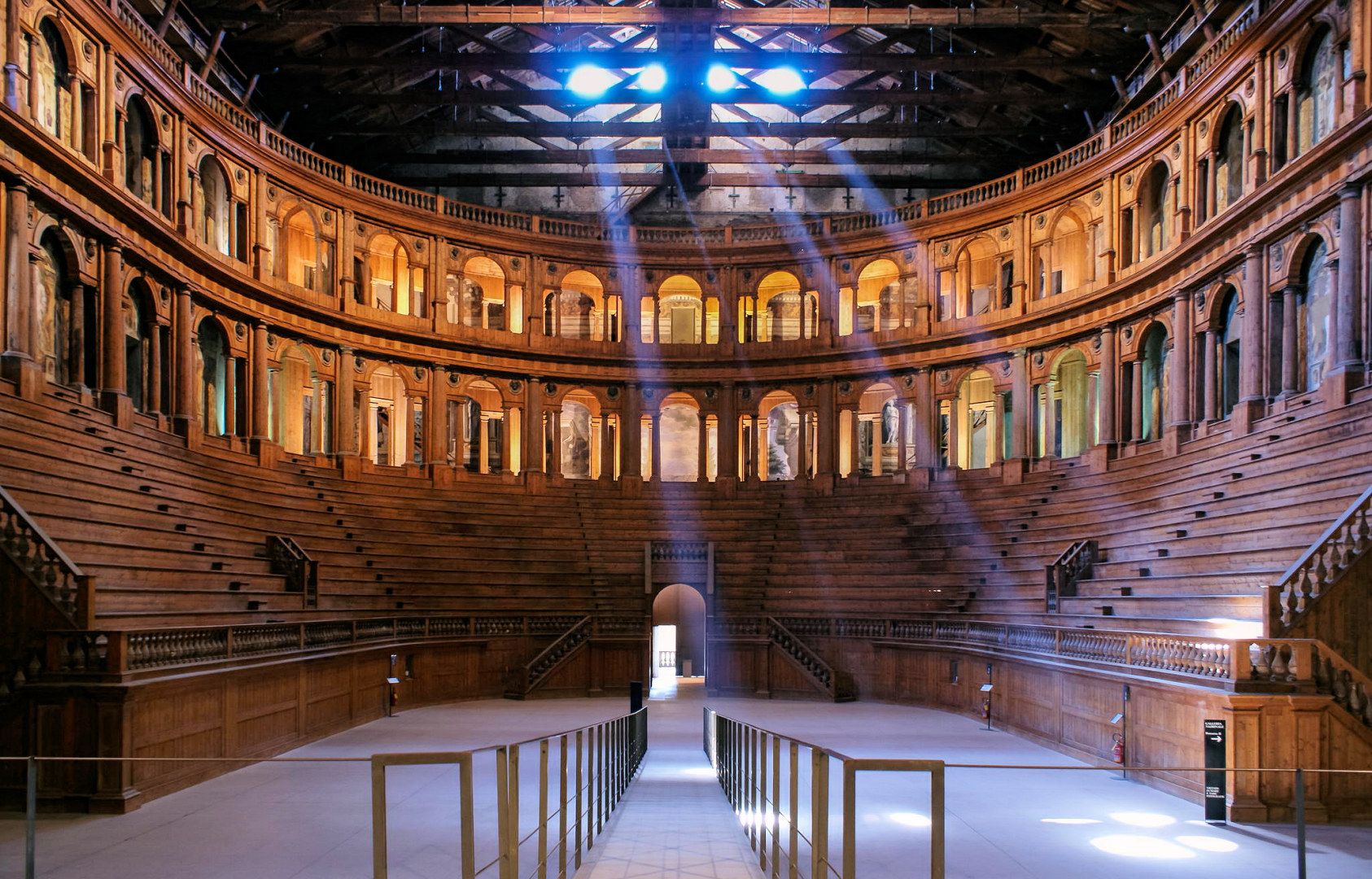 tour parma Farnese Theater