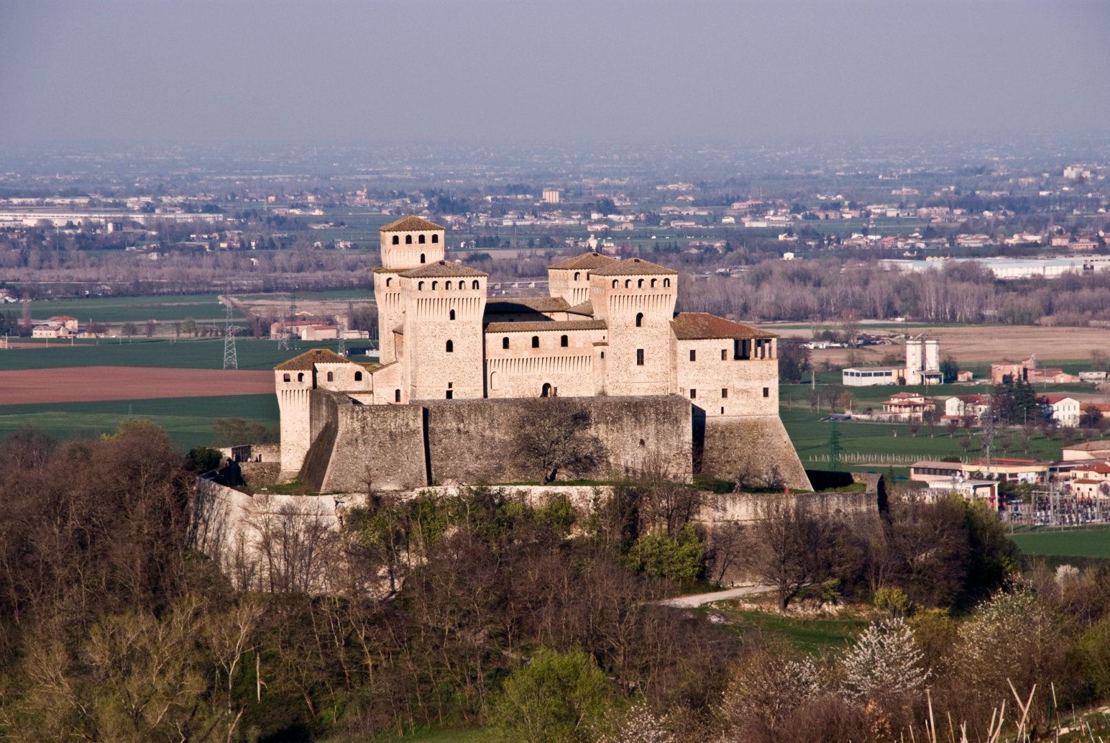 tour Parma Castle of Torrechiara