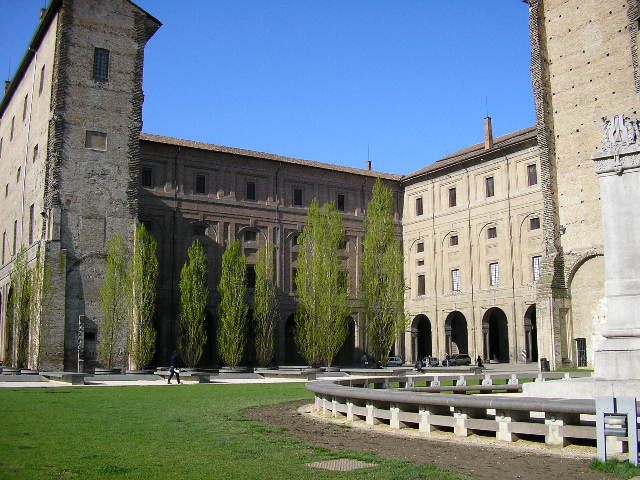 tour parma pilotta palace